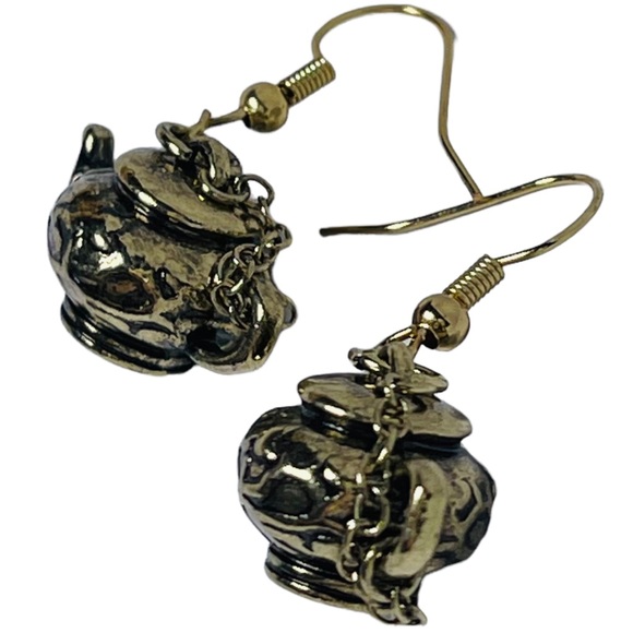Gold metal tiny teapot dangly earrings NEW - Picture 4 of 6
